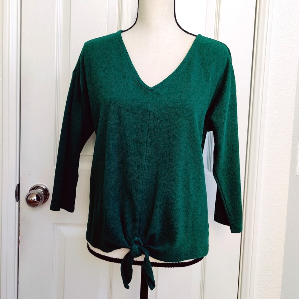 Women's Emerald V-neck Tie Front Top